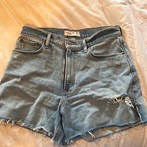 Abercrombie 4” Mom Short High Rise Curve Love